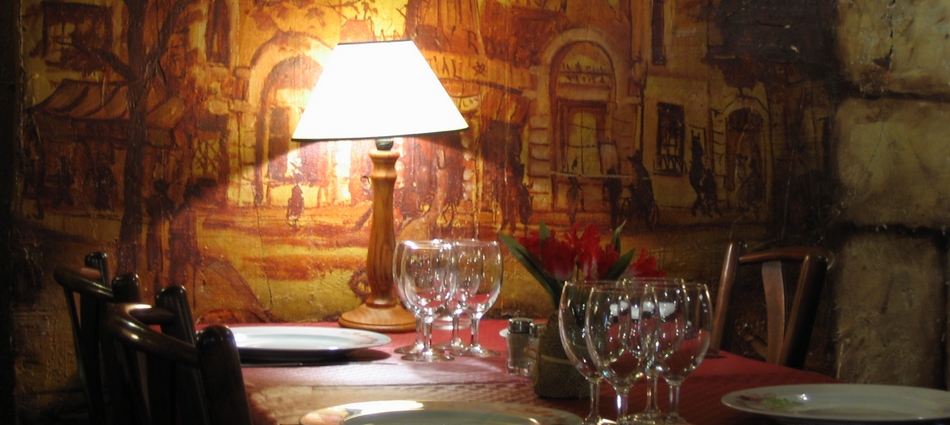 Interno di un bistrot del 18° arrondissement